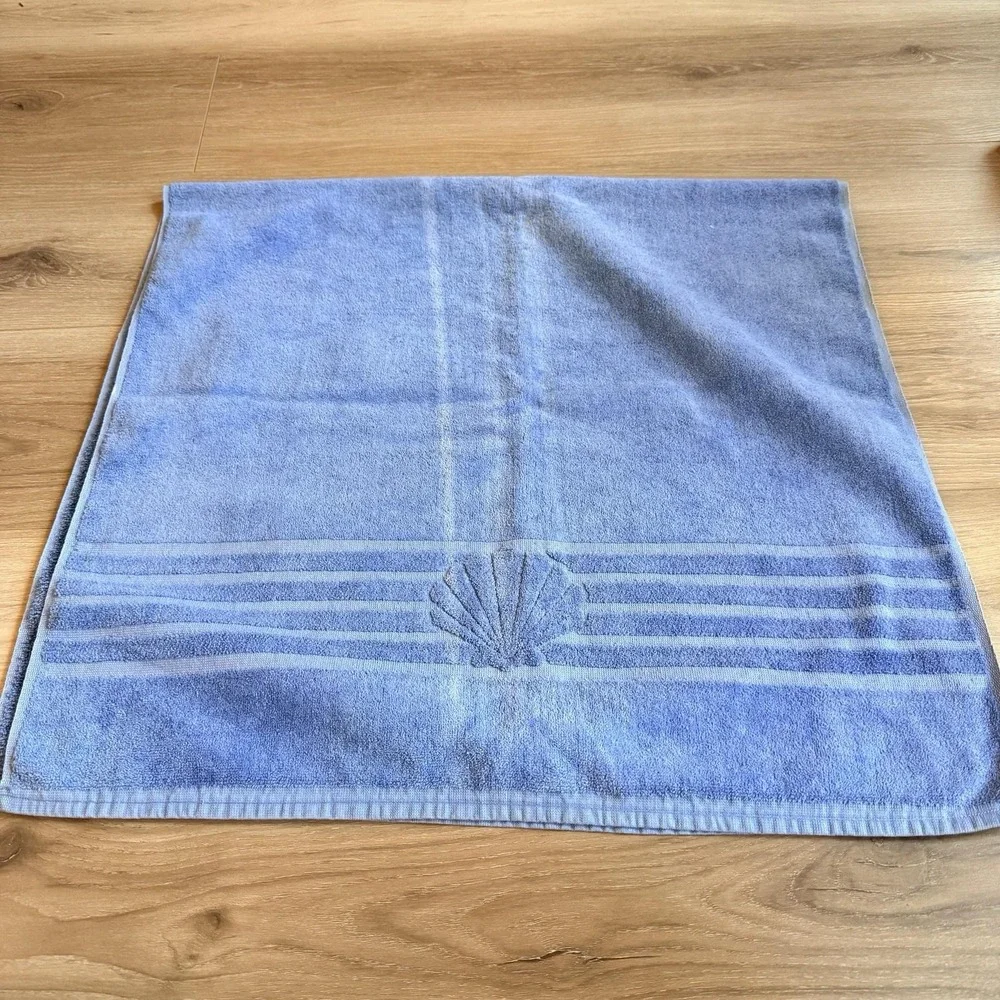 Vintage Blue 70's Bath Towel Shell Design Made In USA 23x44